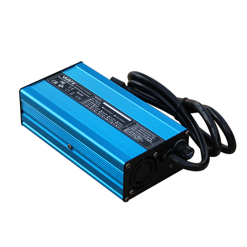 Caricabatterie 54,6 V 10 A Car - 84V 20A Smart Charger recensione e prezzo